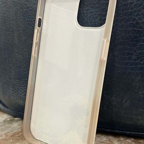 iPhone 13 cases - Picture 15 of 16